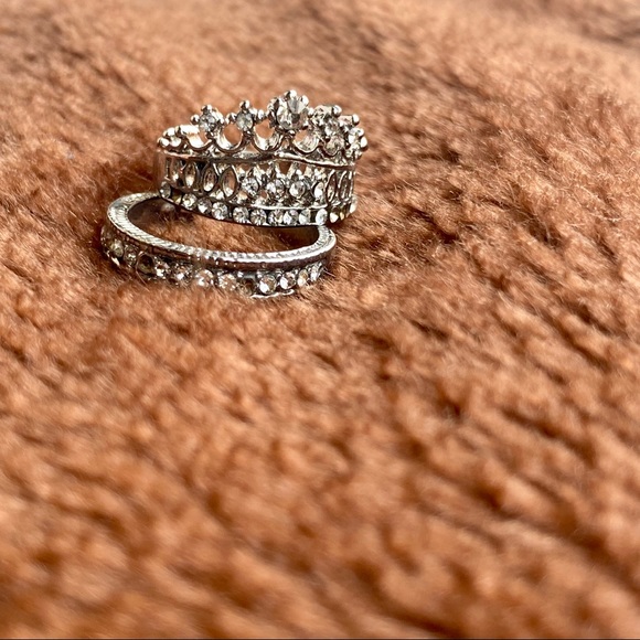 Jewelry - 💍Stone Studded set of 2 Queen Ring for Women💍